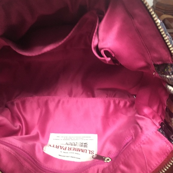 George Gina and Lucy Shoulder Bag - w/ Sleep Mask - Picture 4 of 4